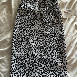 Stylish Black and White Leopard Print Skirt
